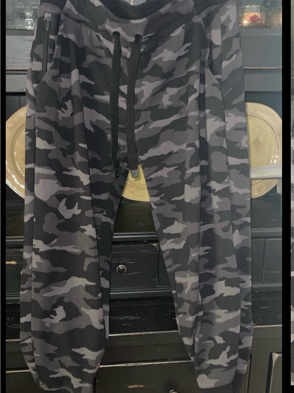 Women’s Camo Athleta Jogger ( L )
